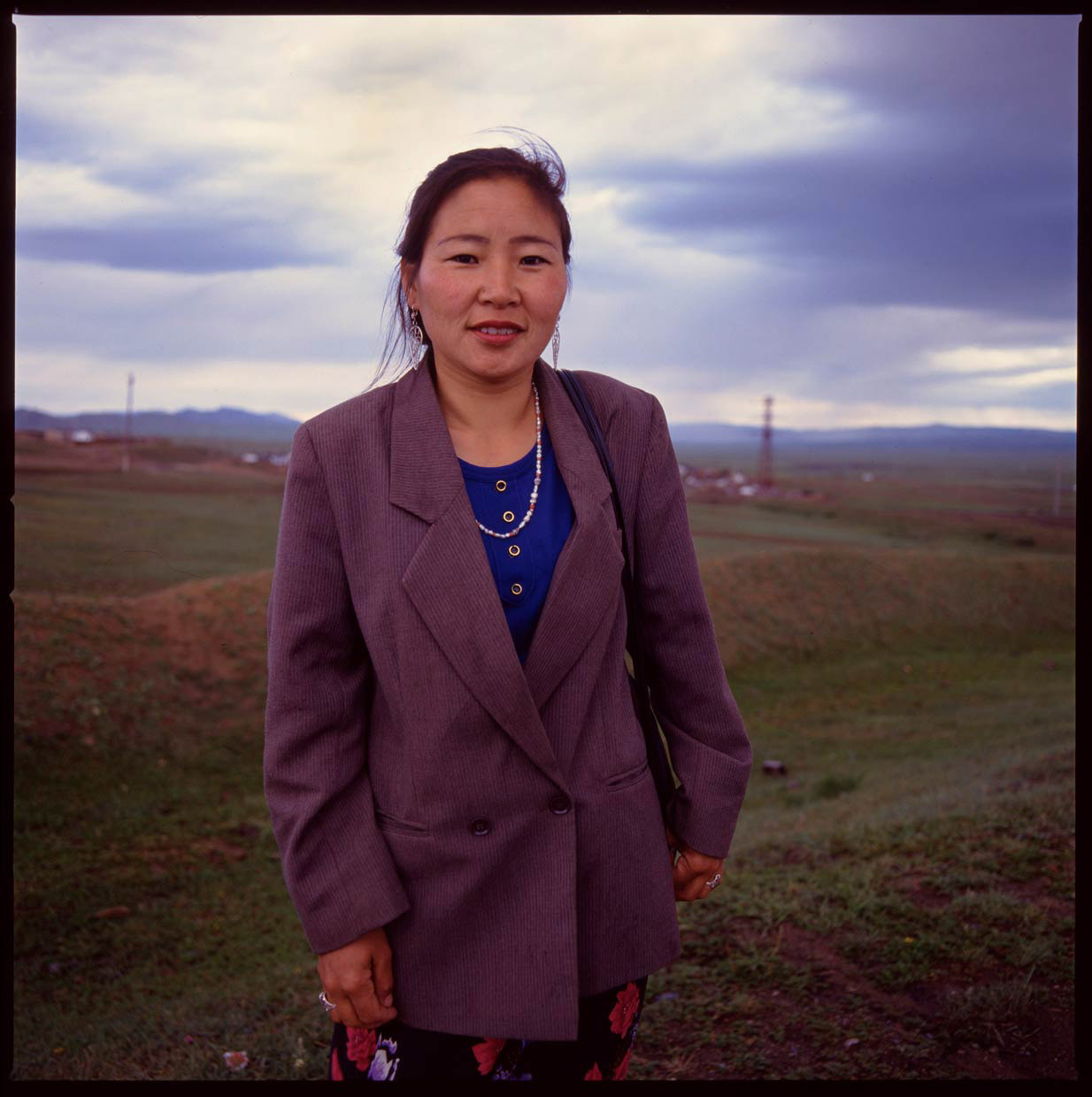 Mongolia_Ulaanbaatar_young-woman-en-route-to-work