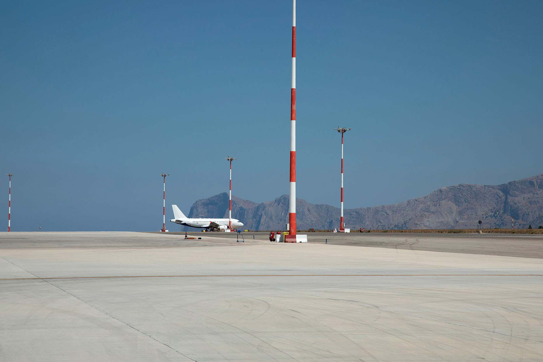 Palermo-Punta-Raisi-airport-runway